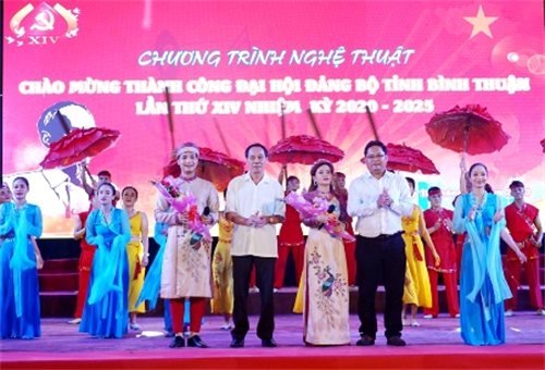 Chương trình nghệ thuật mừng thành công Đại hội Đảng bộ tỉnh Bình Thuận